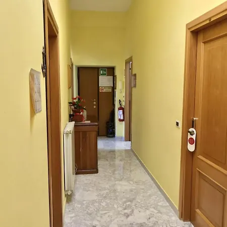 Il Tesoro Oda ve Kahvaltı Roma